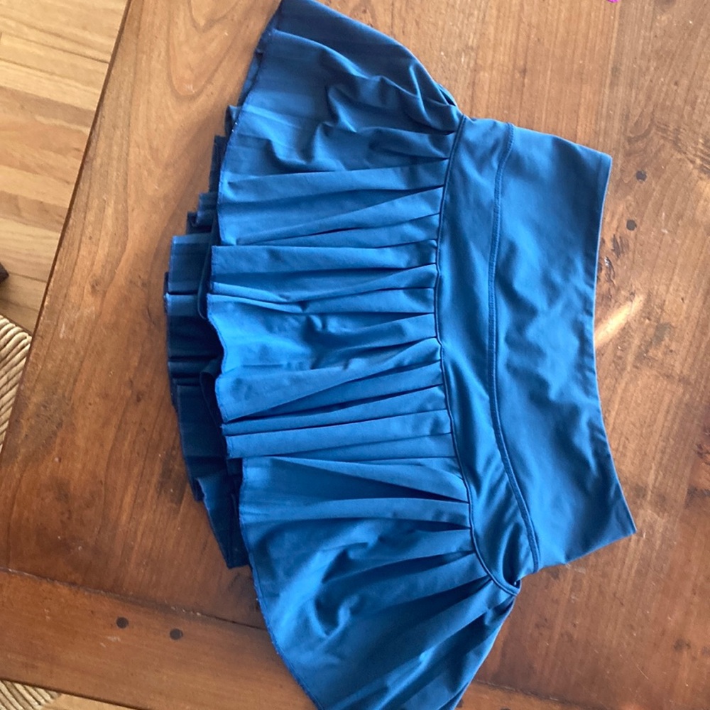 Goldhinge skirt